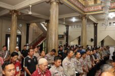 Polres Lamongan Gelar Sholat Ghoib Doakan Affan Kurniawan