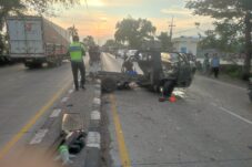 Kondisi kendaraan dan korban di lokasi kecelakaan.