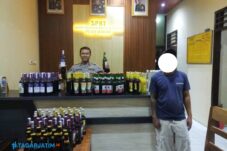 Polsek Brondong Amankan Ratusan Miras Ilegal, Bentuk Ketegasan Petugas dalam Berantas Miras