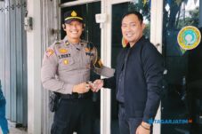 Antisipasi Curanmor, Polres Lamongan Bagikan Gembok Cakram Gratis